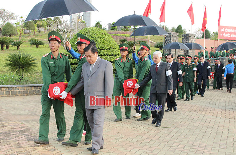 Truy điệu v&agrave; an t&aacute;ng 70 h&agrave;i cốt liệt sĩ qu&acirc;n t&igrave;nh nguyện