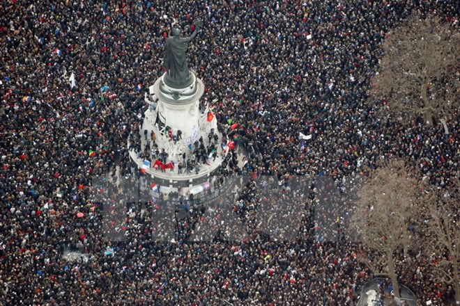 Nhiều hoạt động tưởng niệm nạn nhân vụ khủng bố Charlie Hebdo