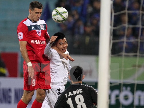 V-League: Thanh Hóa lên ngôi đầu, SLNA và Hà Nội T&T lại thua