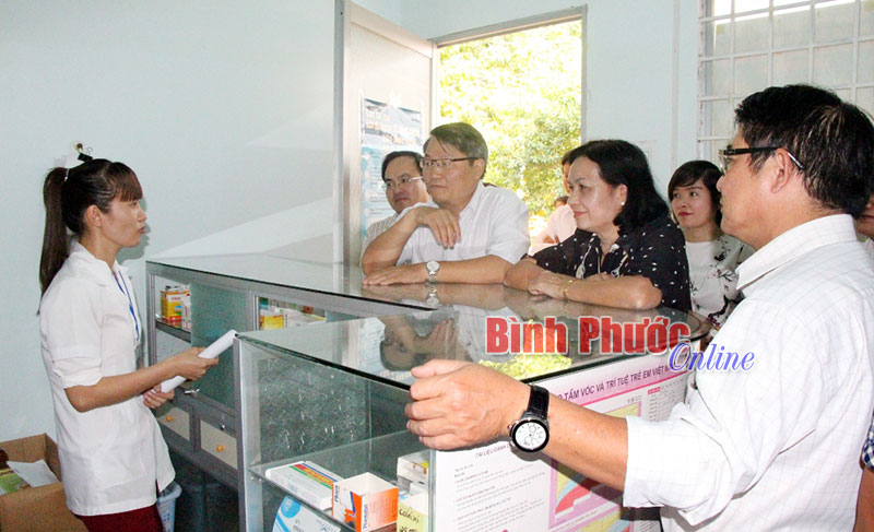 Ủy ban C&aacute;c vấn đề x&atilde; hội của Quốc hội gi&aacute;m s&aacute;t tại Đồng Xo&agrave;i v&agrave; Đồng Ph&uacute;