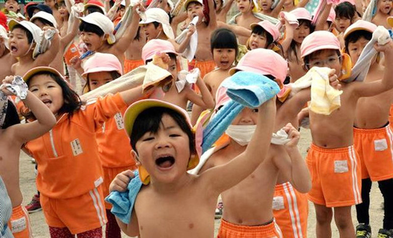 Văn h&oacute;a nh&igrave;n từ... c&aacute;i r&eacute;t