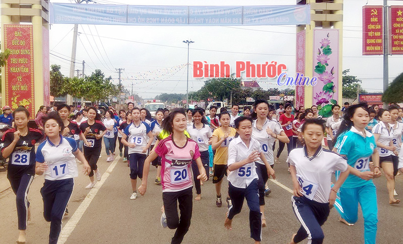 Bù Đốp tổ chức giải Việt dã chào mừng ngày thành lập Đoàn