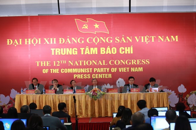 "Kh&ocirc;ng n&ecirc;n căn cứ th&ocirc;ng tin tr&ecirc;n mạng để suy diễn c&ocirc;ng t&aacute;c nh&acirc;n sự"