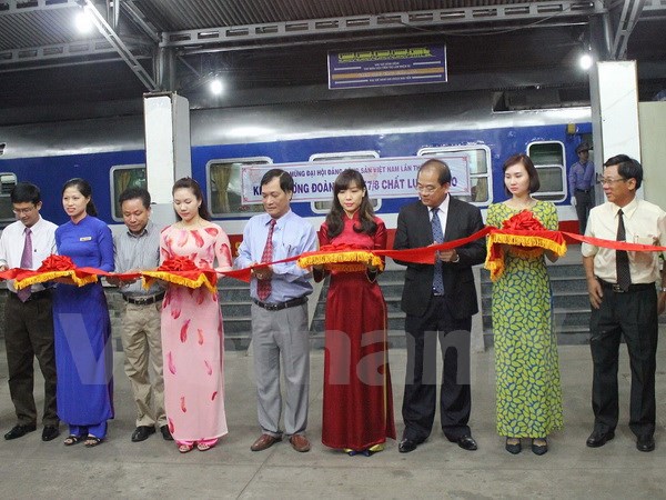 Khai thác đôi tàu nhanh, hiện đại nhất Việt Nam trên tuyến Bắc - Nam