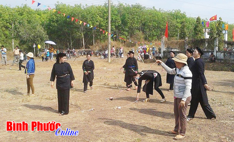 Vui xu&acirc;n với người T&agrave;y ở Đồng Ph&uacute;