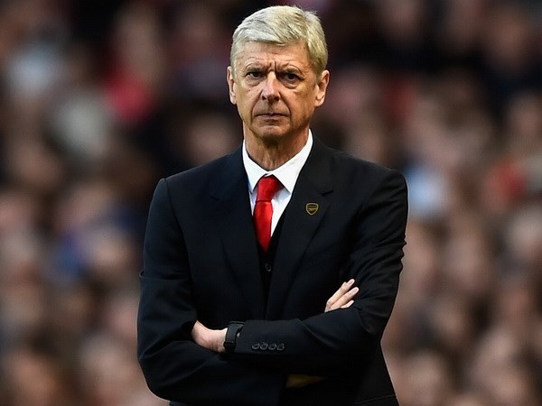 HLV Wenger tuyên bố tiếp tục gắn bó với Arsenal mùa tới