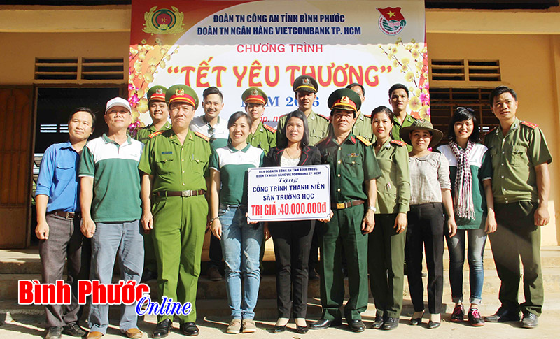Xuân biên giới yêu thương