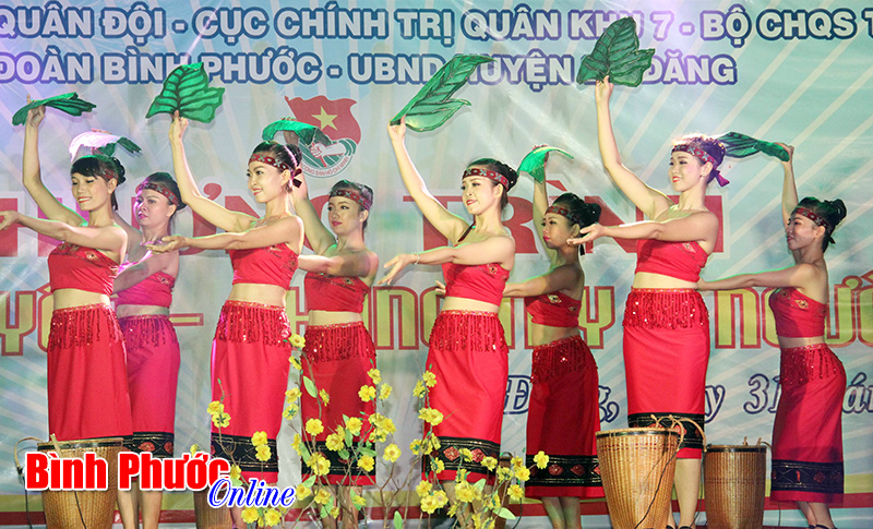 Gần 1 tỷ đồng ủng hộ quỹ vì người nghèo