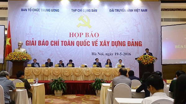 Ph&aacute;t động giải b&aacute;o ch&iacute; &ldquo;B&uacute;a liềm v&agrave;ng&rdquo;