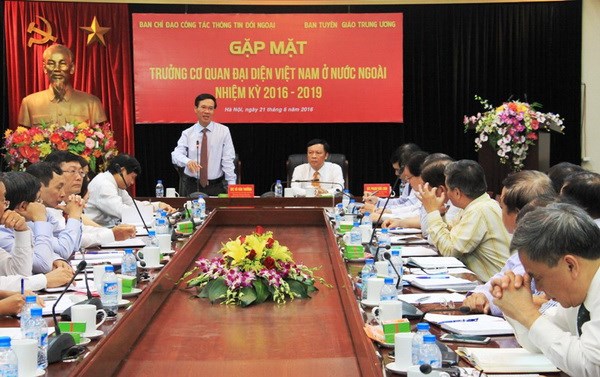 Gặp mặt c&aacute;c Trưởng Cơ quan đại diện Việt Nam ở nước ngo&agrave;i
