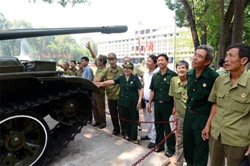 Tiếng gọi Ng&agrave;y Chiến thắng