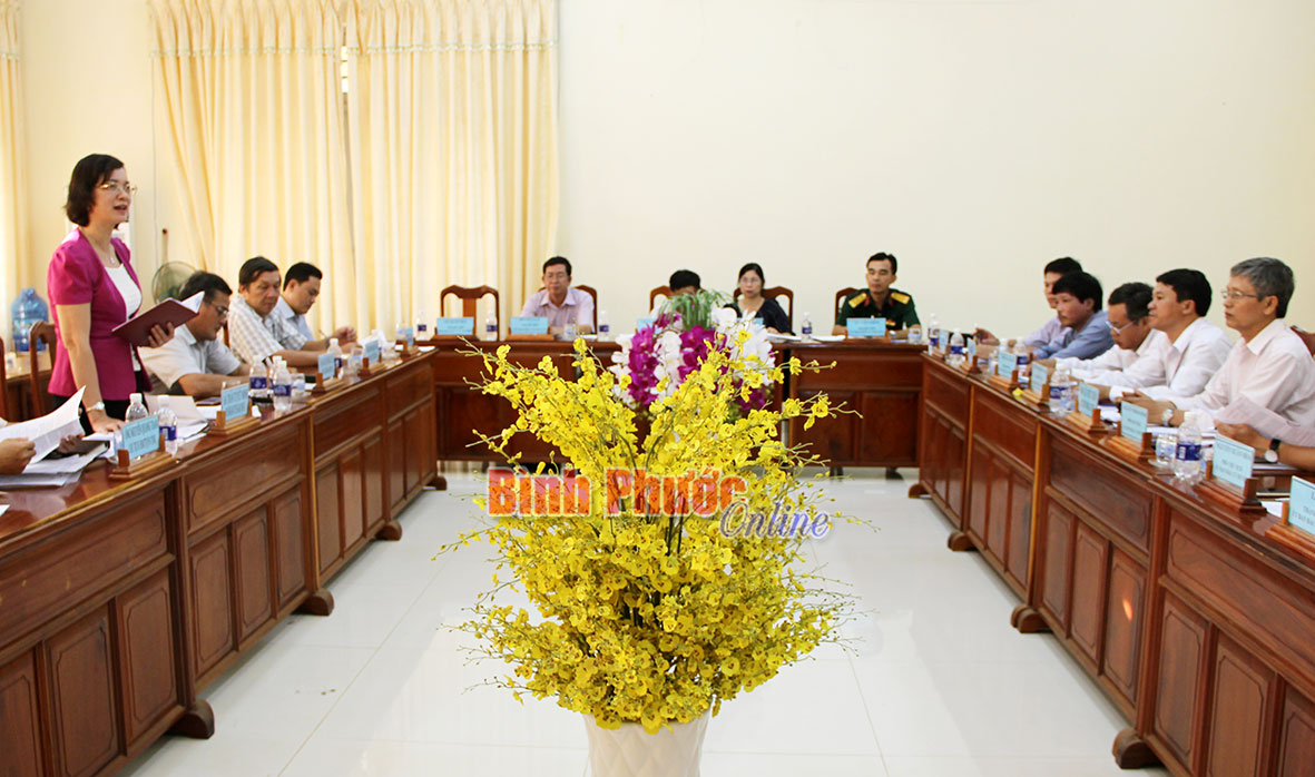 Ủy ban bầu cử tỉnh kiểm tra c&ocirc;ng t&aacute;c bầu cử tại huyện B&ugrave; Đăng