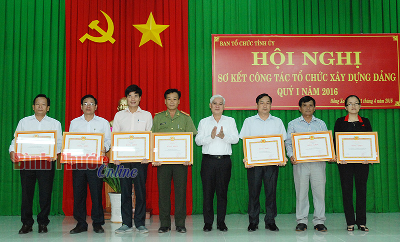 6 nội dung trọng t&acirc;m trong c&ocirc;ng t&aacute;c tổ chức x&acirc;y dựng Đảng