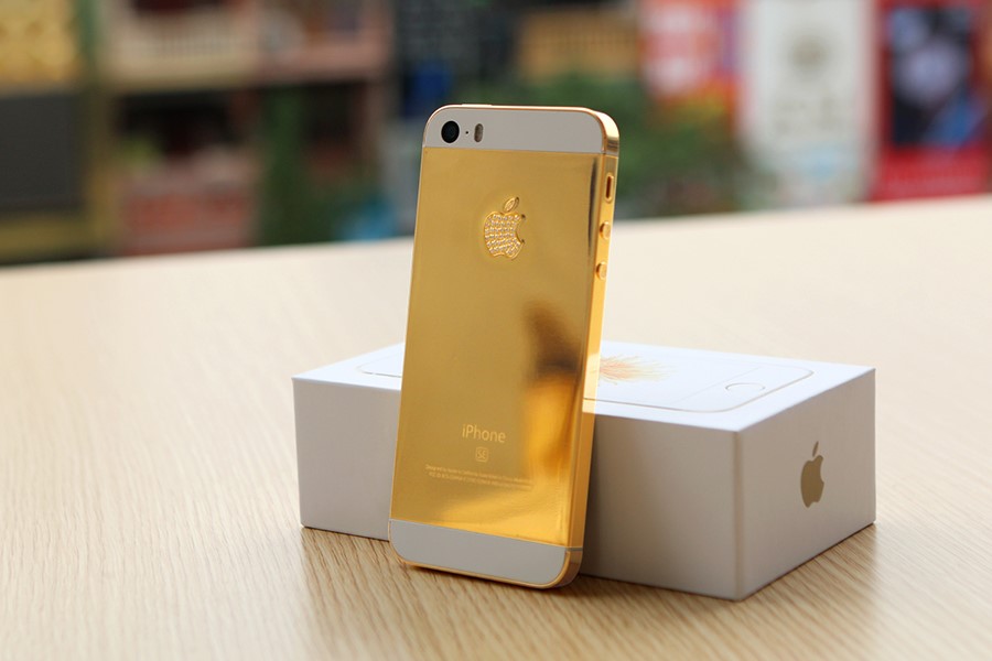 iPhone SE mạ vàng giá hàng ngàn USD tại Việt Nam