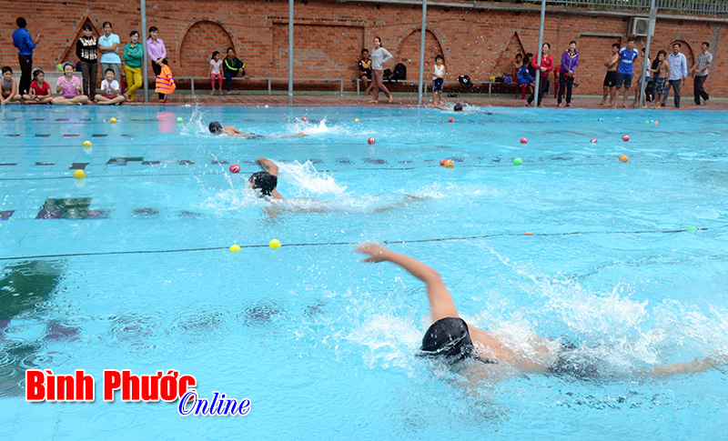 Chơn Thành khai mạc giải bơi lội thanh thiếu nhi năm 2016