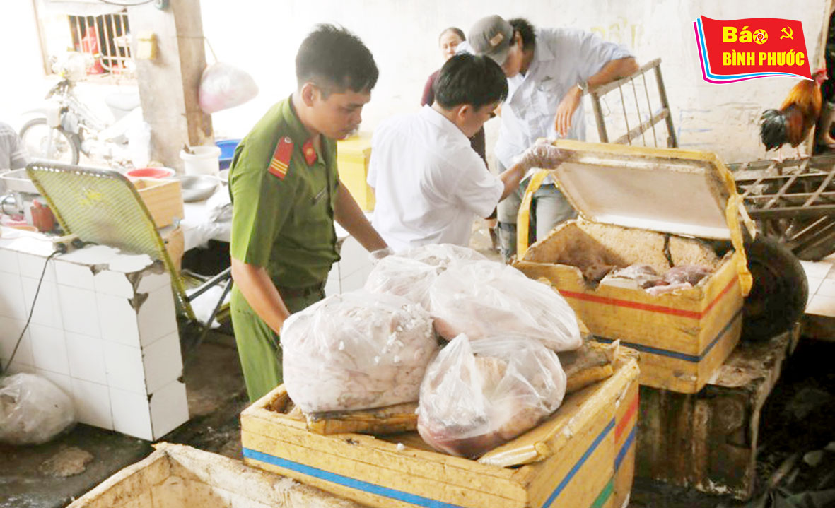 [Video] Phát hiện kho thịt thối tại chợ Đồng Xoài