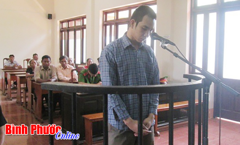 Kh&ocirc;ng th&iacute;ch th&aacute;i độ mời rượu, mất một mạng người 