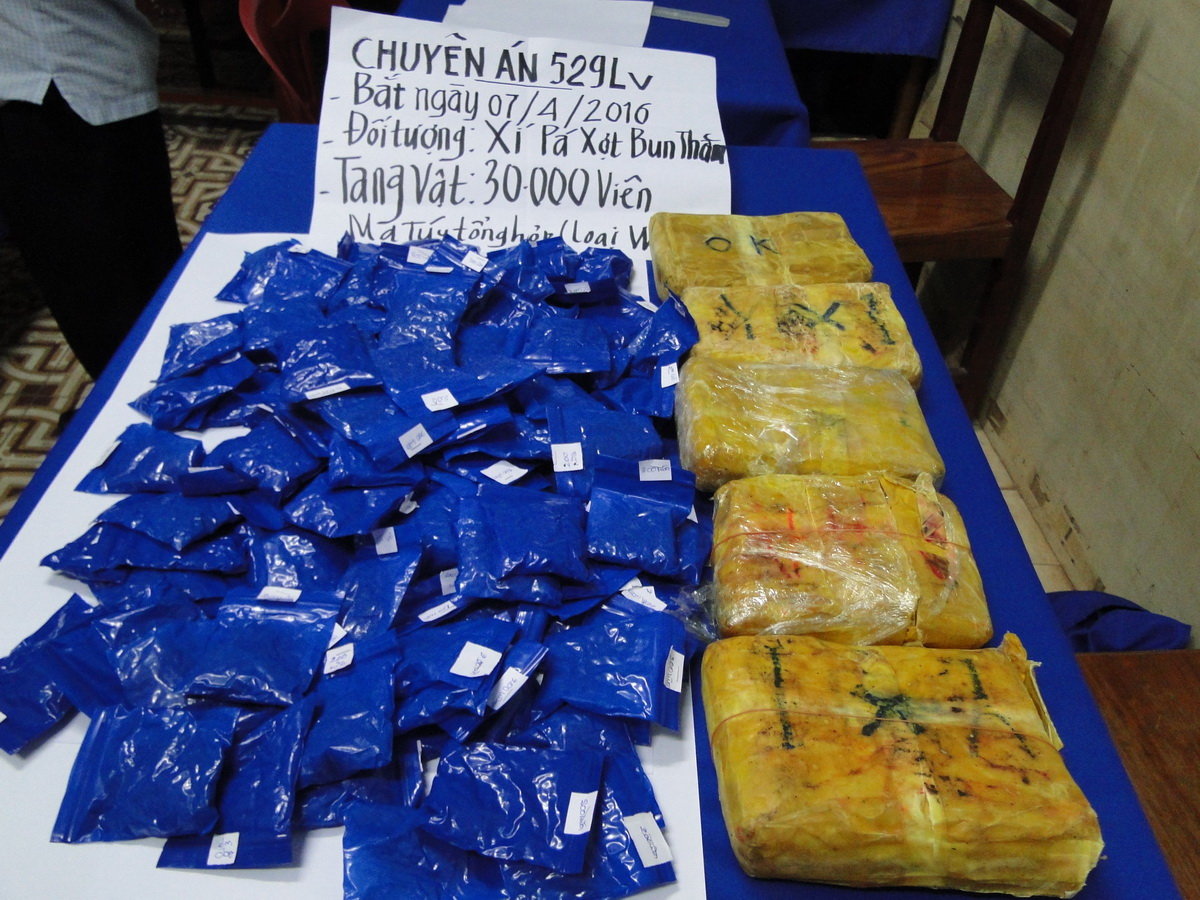 Bắt 30.000 vi&ecirc;n ma tuý tr&ecirc;n đường từ L&agrave;o v&agrave;o Việt Nam