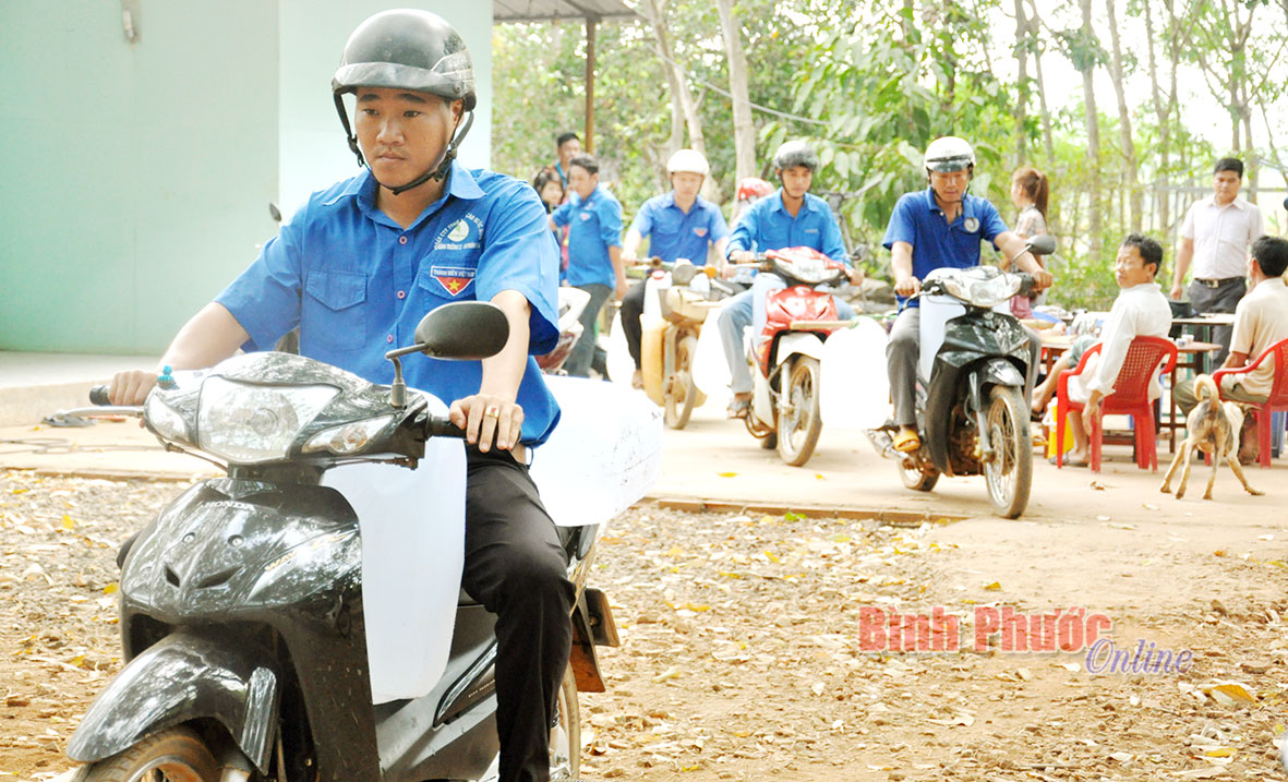 Nét đẹp áo xanh vùng nắng hạn