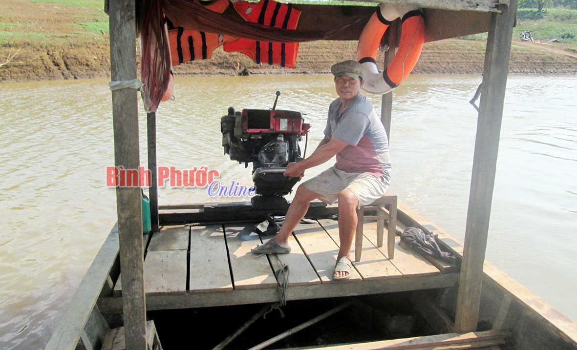 Chuyện vợ chồng người lái đò trên hồ Thác Mơ