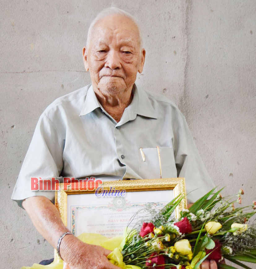 &ldquo;Học B&aacute;c l&agrave; suốt đời sống v&igrave; mọi người&rdquo;