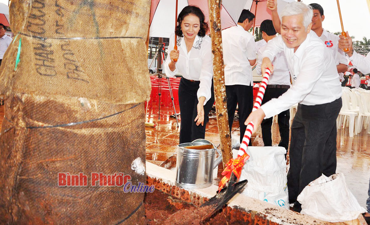 Lễ trồng c&acirc;y nhớ B&aacute;c