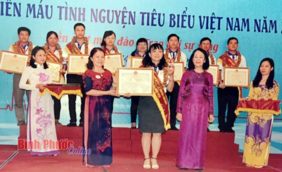 Nữ cán bộ 17 lần hiến máu tình nguyện