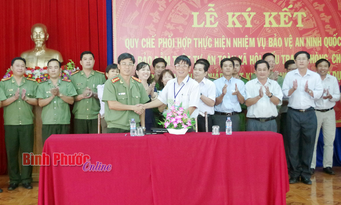 C&ocirc;ng an tỉnh v&agrave; Sở GD-ĐT k&yacute; kết quy chế phối hợp