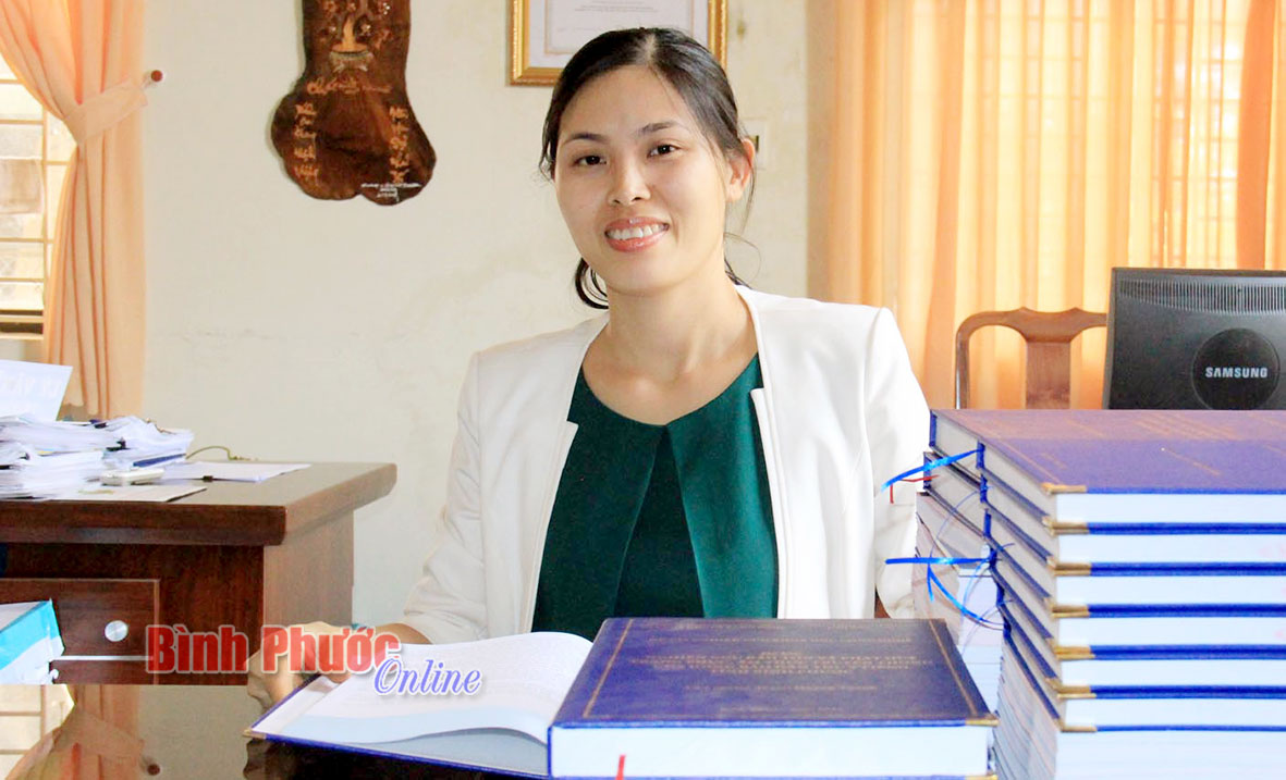 ƯCV Đại biểu HĐND tỉnh Phạm Thị Hồng V&acirc;n: Đẩy mạnh ứng dụng KH-CN v&agrave;o sản xuất v&agrave; đời sống