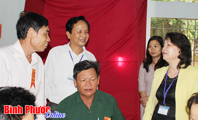 Ban chỉ đạo bầu cử tỉnh kiểm tra c&ocirc;ng t&aacute;c bầu cử tại huyện Lộc Ninh