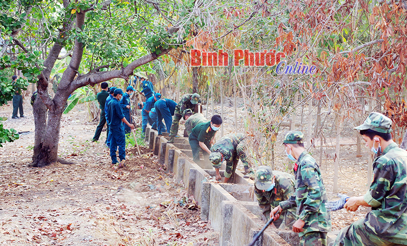 Đại đội bộ binh 31 giúp dân chống hạn