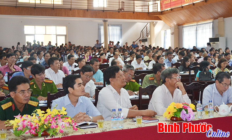 Chơn Th&agrave;nh tập huấn c&ocirc;ng t&aacute;c bầu cử