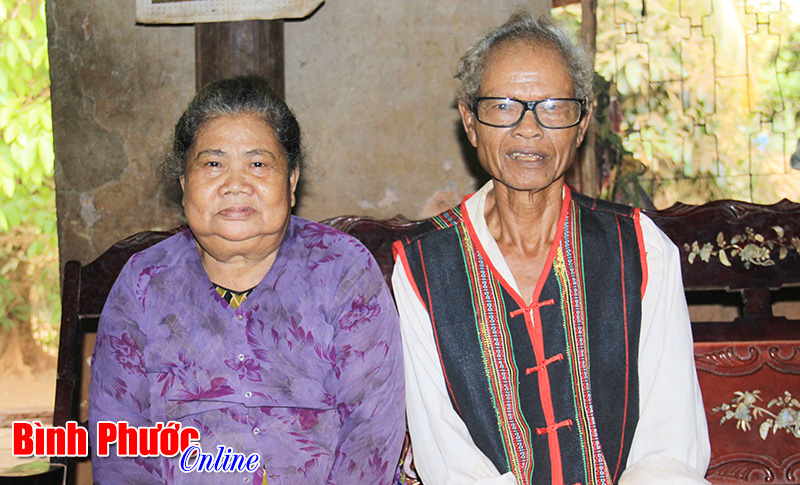 Chuyện về vợ chồng giao liên người S’tiêng