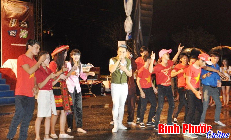 S&ocirc;i nổi ng&agrave;y hội &ldquo;Đồng h&agrave;nh c&ugrave;ng c&ocirc;ng nh&acirc;n 247&rdquo;