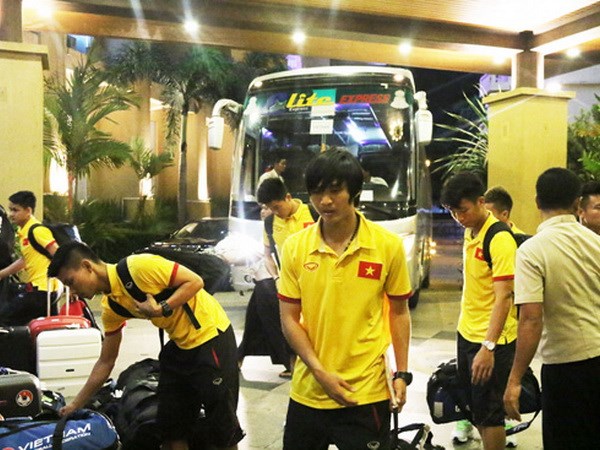 Tuyển Việt Nam đã đến Myanmar, sẵn sàng tái đấu Hong Kong