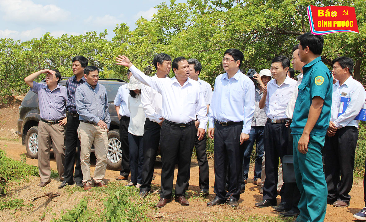 [Video] Bộ trưởng Cao Đức Phát kiểm tra tình hình phòng chống thiên tai tại huyện Bù Đốp