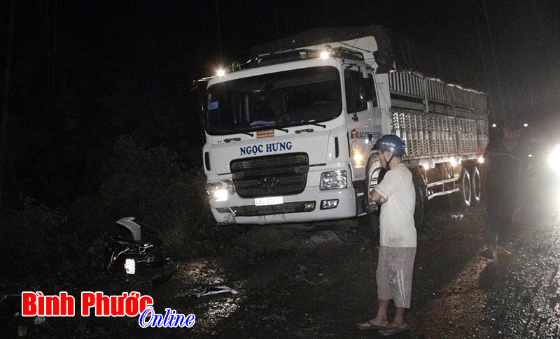 Xe tải đâm trực diện xe máy, một người tử vong