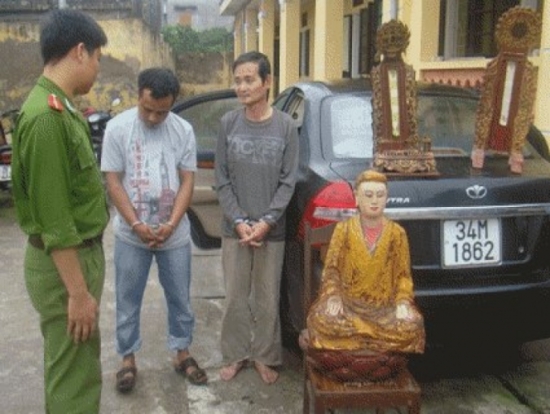 Trộm rinh tượng gỗ
