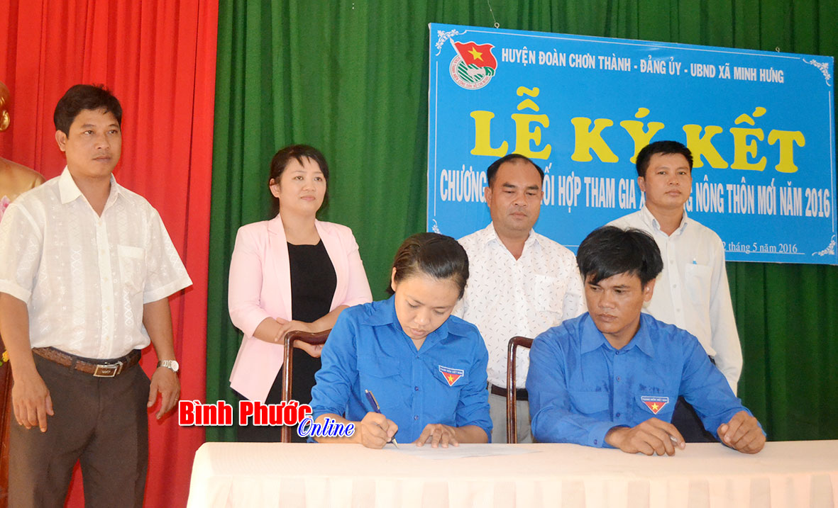 Huyện đoàn Chơn Thành ký kết phối hợp xây dựng nông thôn mới