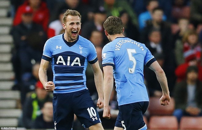 Hủy diệt Stoke City, Tottenham "thổi lửa" vào cuộc đua vô địch