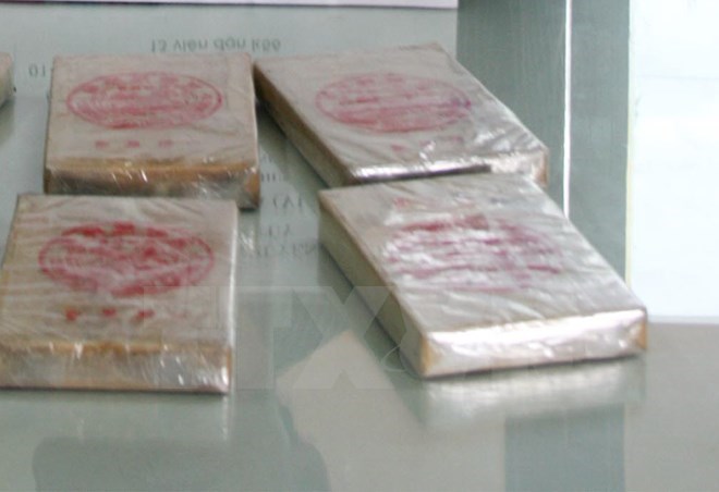 Bắt đối tượng người L&agrave;o mua b&aacute;n tr&aacute;i ph&eacute;p 6 b&aacute;nh heroin