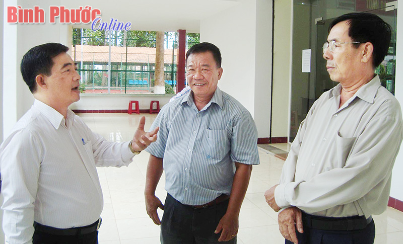 ƯCV đại biểu Quốc hội Huỳnh Th&agrave;nh Chung trả lời phỏng vấn của B&aacute;o B&igrave;nh Phước: