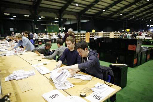 Sau 3 lần bỏ phiếu, Quốc hội Ireland vẫn chưa bầu được Thủ tướng 