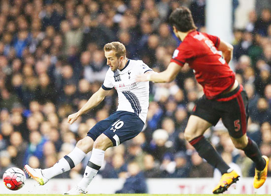 Tottenham bị Leicester City bỏ xa đến 7 điểm