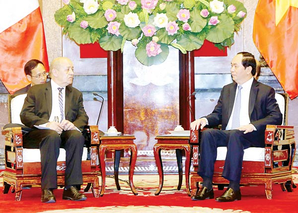 Tăng cường hợp t&aacute;c quốc ph&ograve;ng Việt Nam - Ph&aacute;p v&agrave; Việt Nam - Ấn Độ