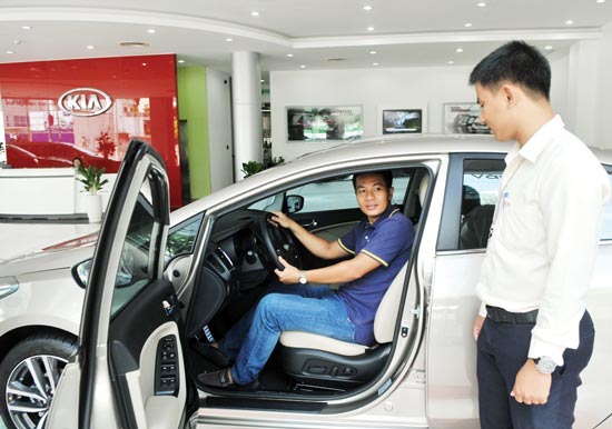 Chạy thuế, loạn giá ô tô