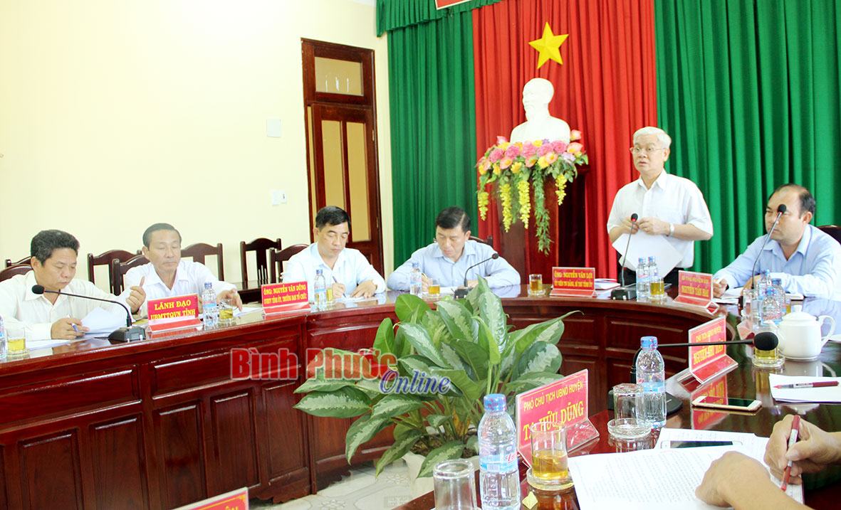 Đồng ch&iacute; B&iacute; thư Tỉnh ủy Nguyễn Văn Lợi l&agrave;m việc với Ban Thường vụ Huyện ủy Chơn Th&agrave;nh v&agrave; B&ugrave; Đăng