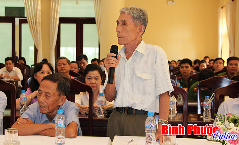 Ứng cử vi&ecirc;n đại biểu Quốc hội v&agrave; HĐND tỉnh tiếp x&uacute;c cử tri Hớn Quản, Đồng Ph&uacute;: Cử tri mong muốn ứng cử vi&ecirc;n khi tr&uacute;ng cử &ldquo;N&oacute;i đi đ&ocirc;i với l&agrave;m&rdquo;