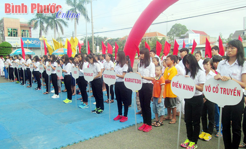 Khai mạc 16 lớp năng khiếu hè