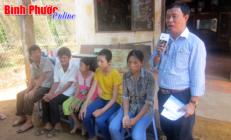 “Khát vọng sống” tặng quà cho hộ nghèo Bù Đốp